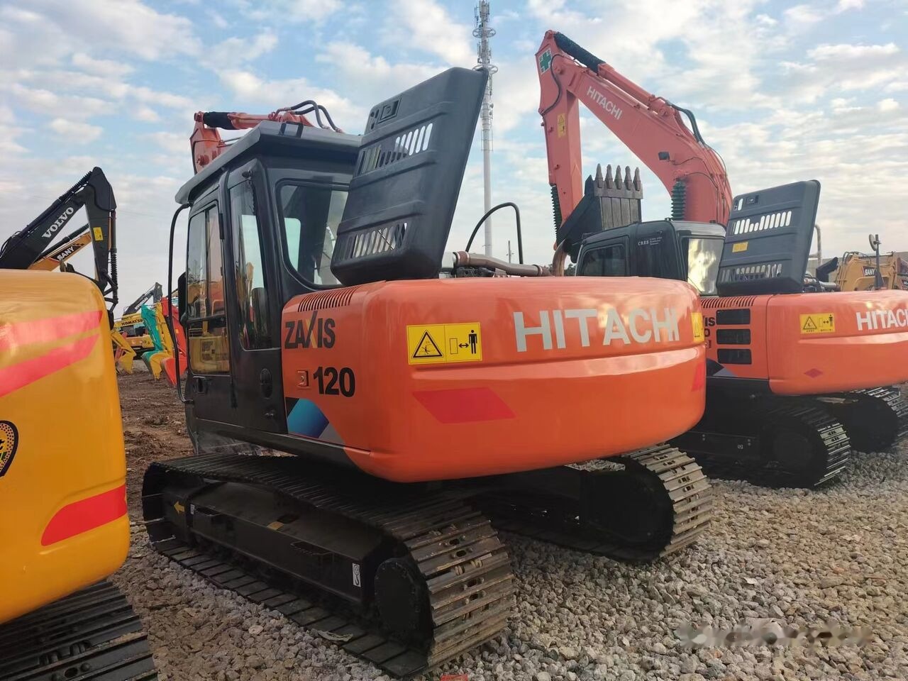 Hitachi ZX120 - Багер гасеничар: слика 2 Hitachi ZX120 - Багер гасеничар: слика 2