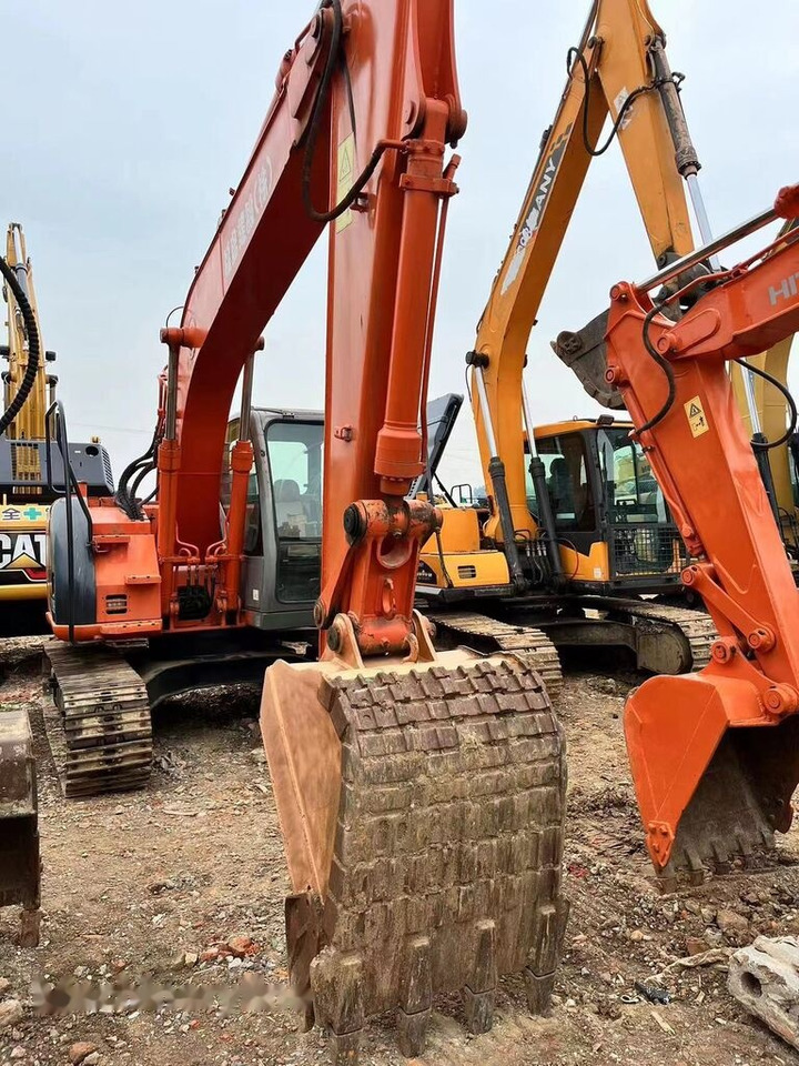 Hitachi ZX135 - Багер гасеничар: слика 5 Hitachi ZX135 - Багер гасеничар: слика 5