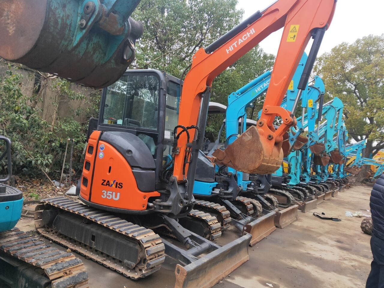 Hitachi ZX35 - Мини багер: слика 5 Hitachi ZX35 - Мини багер: слика 5
