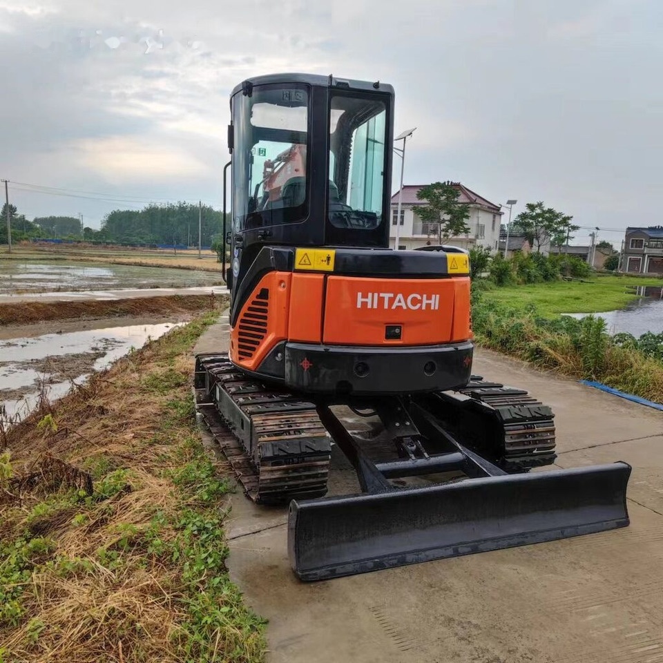 Hitachi ZX50U - Мини багер: слика 1 Hitachi ZX50U - Мини багер: слика 1
