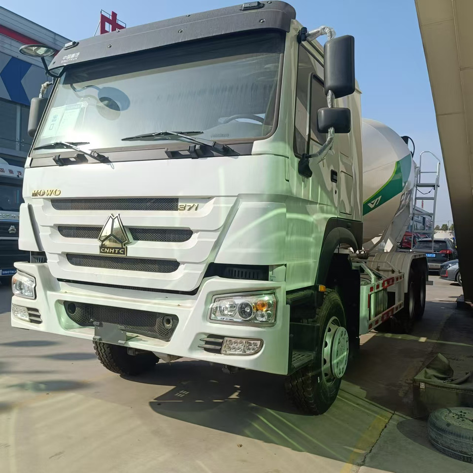 Howo HOWO 371 concrete truck 10CM3 - Камион миксер за бетон: слика 2 Howo HOWO 371 concrete truck 10CM3 - Камион миксер за бетон: слика 2