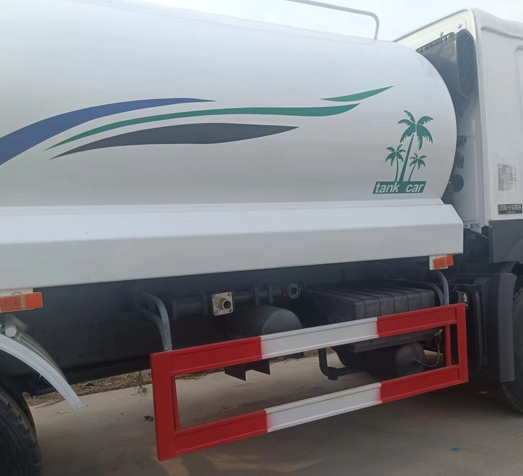 Sinotruk Howo 371 - Комунално/ Специјално возило: слика 4 Sinotruk Howo 371 - Комунално/ Специјално возило: слика 4