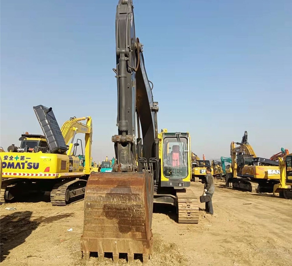 Volvo EC210B - Багер гасеничар: слика 2 Volvo EC210B - Багер гасеничар: слика 2