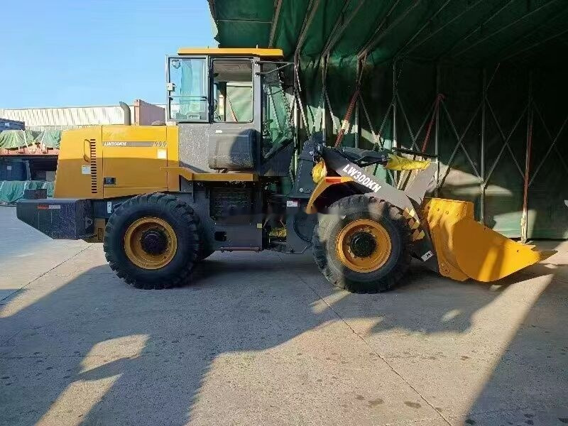 XCMG LW300KN - Натоварувач на тркала: слика 3 XCMG LW300KN - Натоварувач на тркала: слика 3