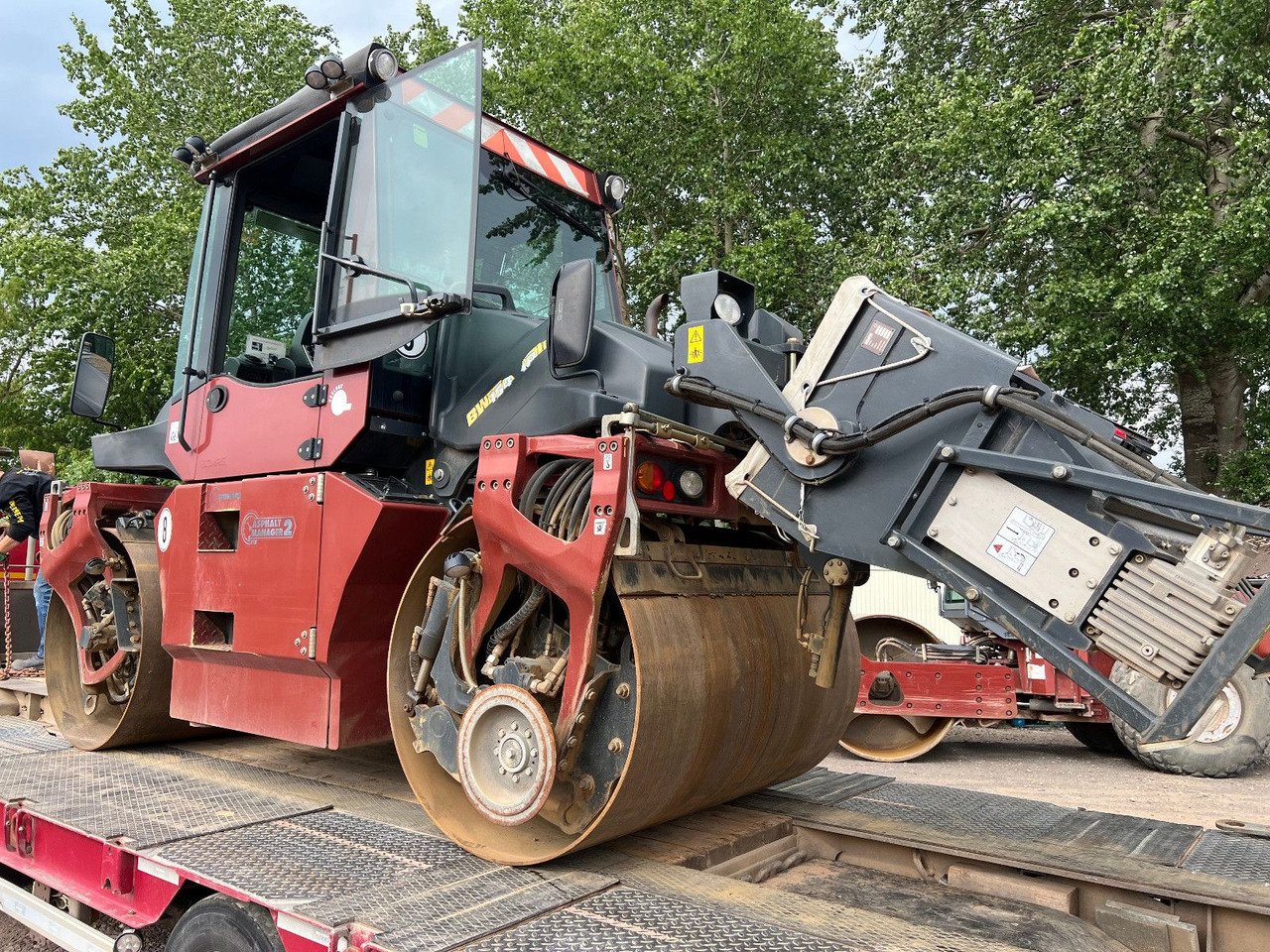 BOMAG BW 154 AP-4 AM mit Splitstreuer - Ваљак за пат: слика 1 BOMAG BW 154 AP-4 AM mit Splitstreuer - Ваљак за пат: слика 1