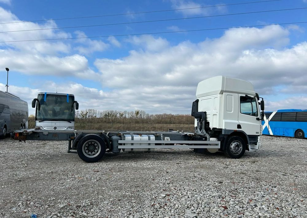 DAF CF75.310 - Камион со кабинска шасија: слика 2 DAF CF75.310 - Камион со кабинска шасија: слика 2