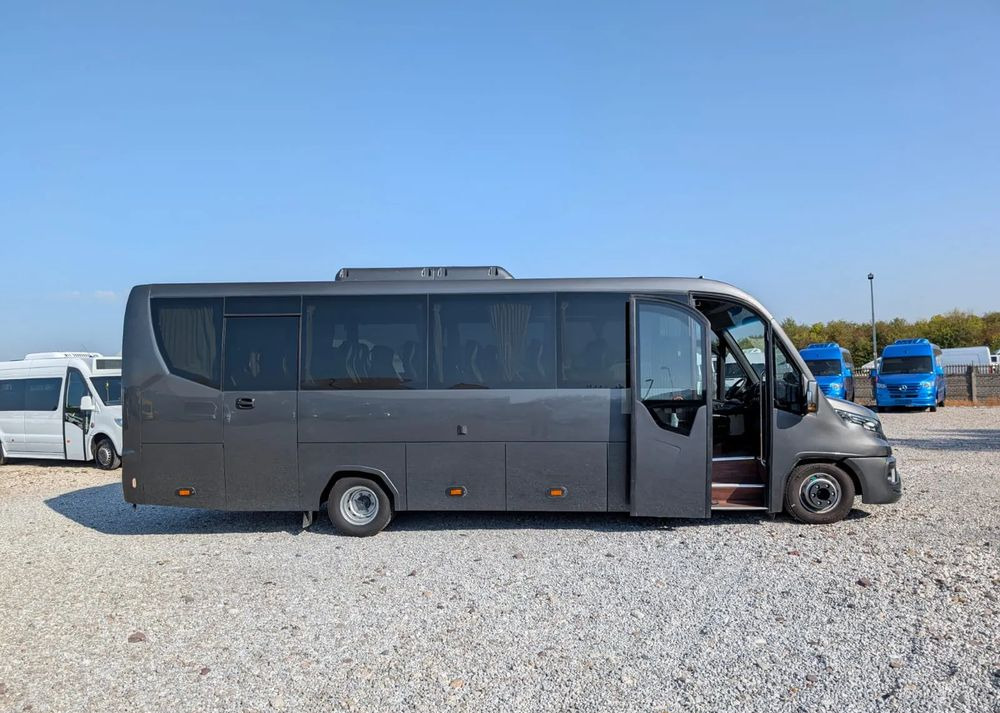Iveco Daily 70C21 - Минибус, Патничко комбе: слика 3 Iveco Daily 70C21 - Минибус, Патничко комбе: слика 3
