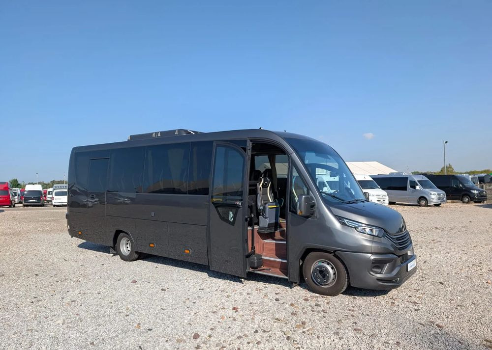 Iveco Daily 70C21 - Минибус, Патничко комбе: слика 2 Iveco Daily 70C21 - Минибус, Патничко комбе: слика 2