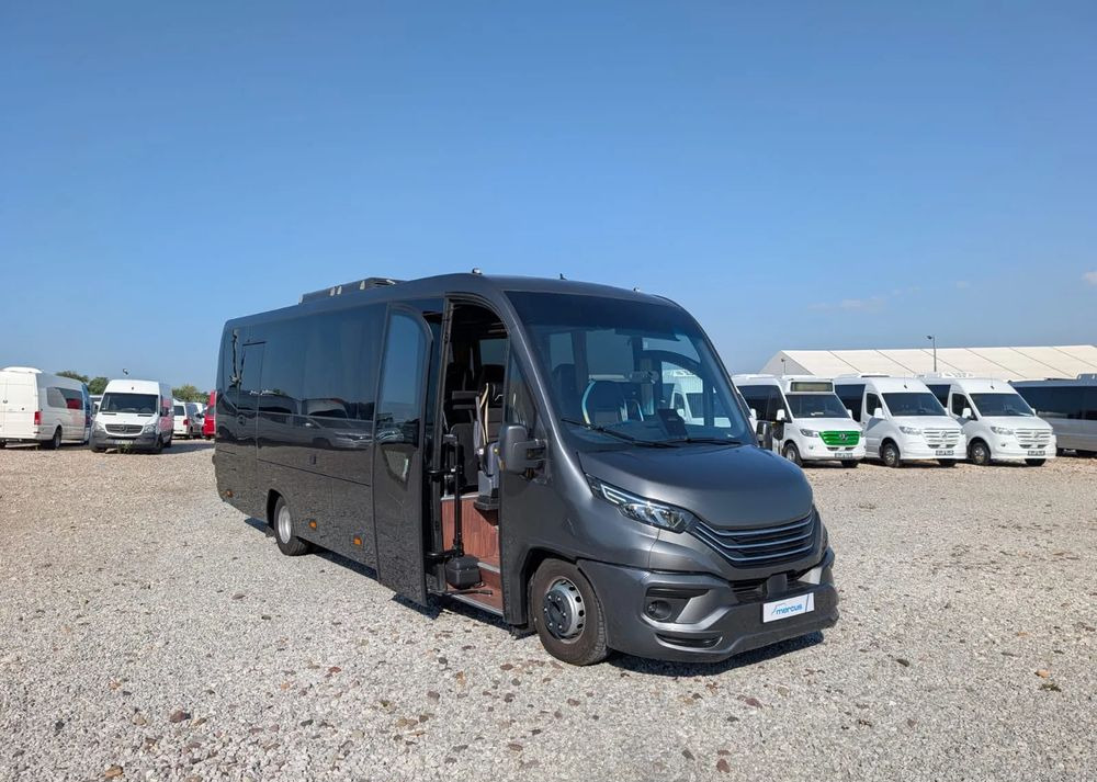 Iveco Daily 70C21 - Минибус, Патничко комбе: слика 1 Iveco Daily 70C21 - Минибус, Патничко комбе: слика 1