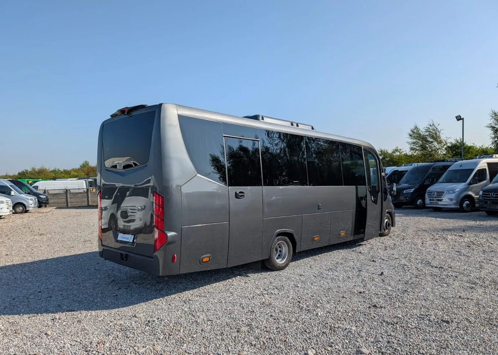 Iveco Daily 70C21 - Минибус, Патничко комбе: слика 4 Iveco Daily 70C21 - Минибус, Патничко комбе: слика 4