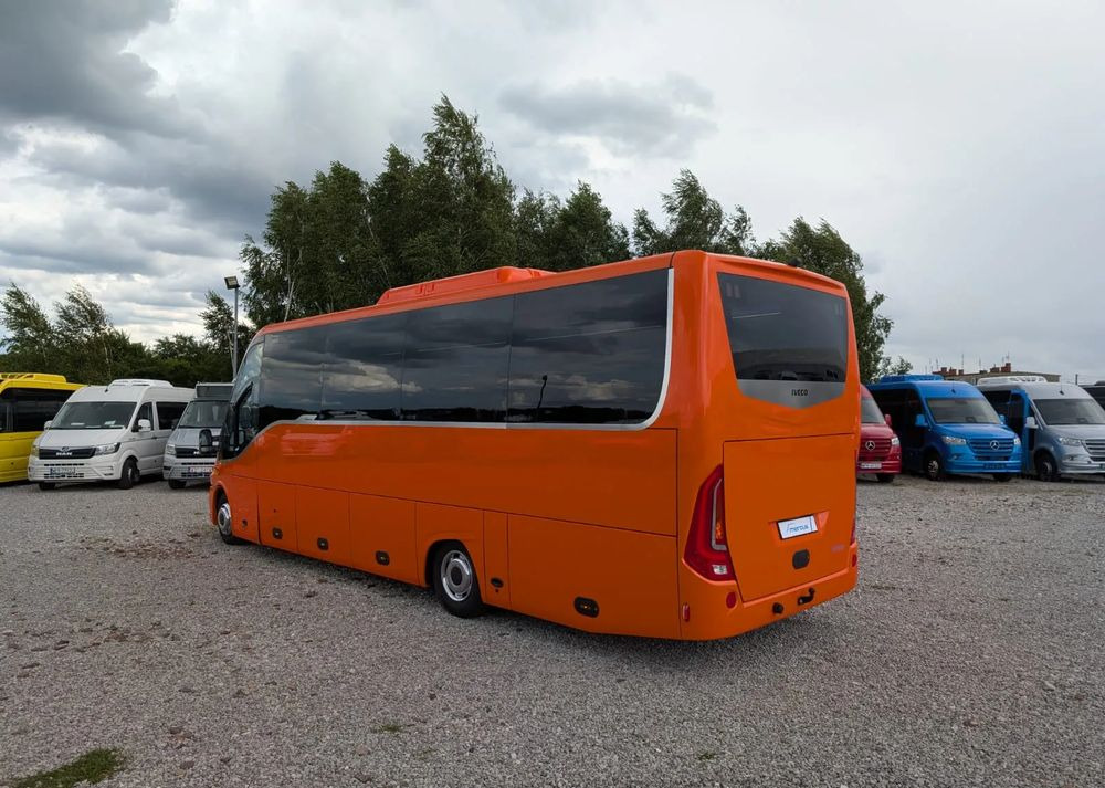 Нов Патнички вагон автобус Iveco Daily: слика 12