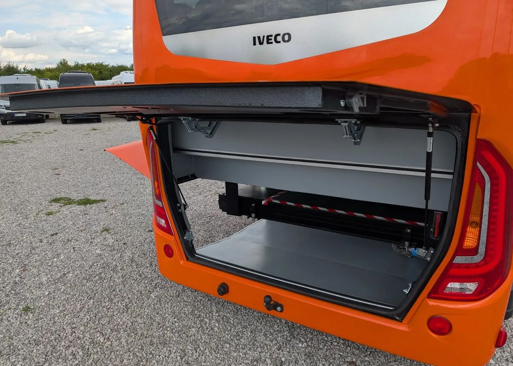 Нов Патнички вагон автобус Iveco Daily: слика 9