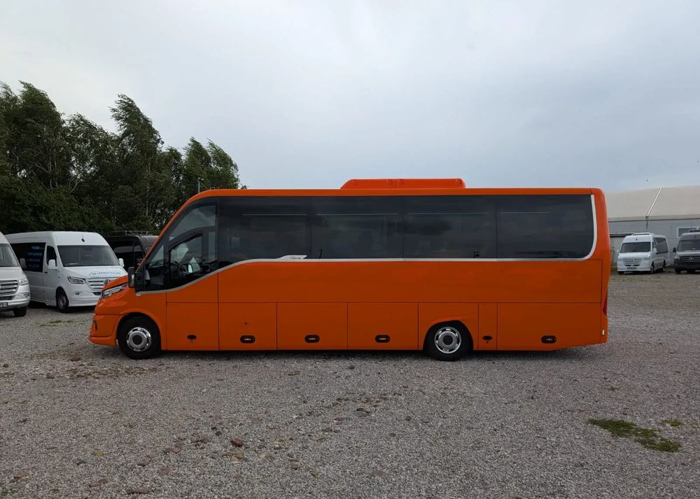 Нов Патнички вагон автобус Iveco Daily: слика 13
