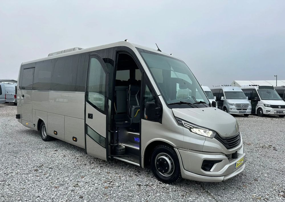 Iveco Daily - Минибус, Патничко комбе: слика 1 Iveco Daily - Минибус, Патничко комбе: слика 1