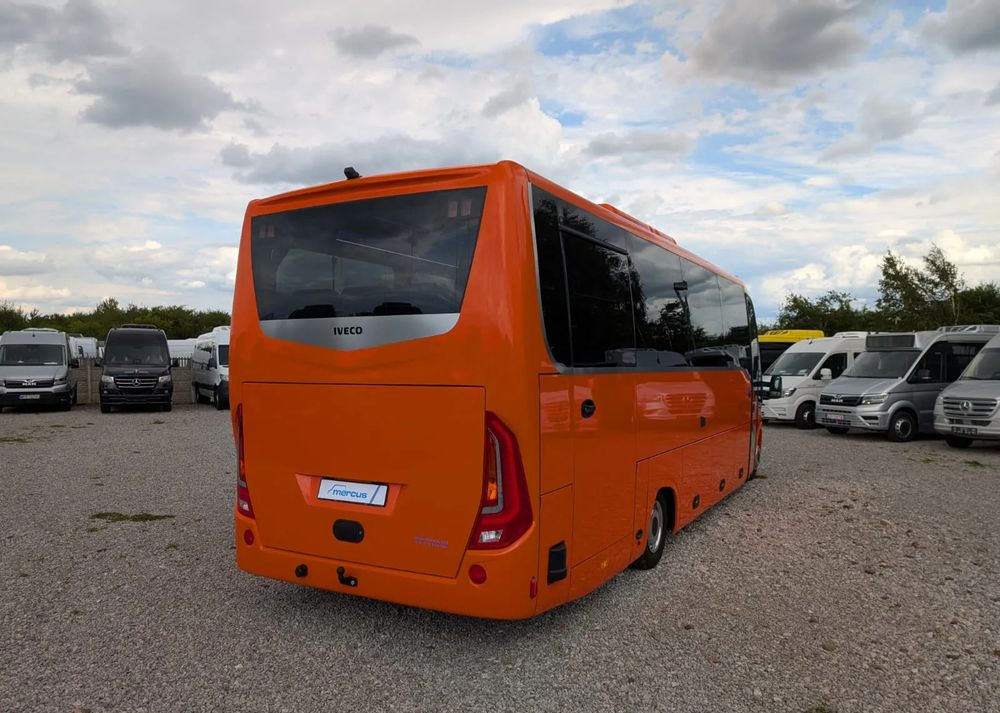 Нов Патнички вагон автобус Iveco Daily: слика 8