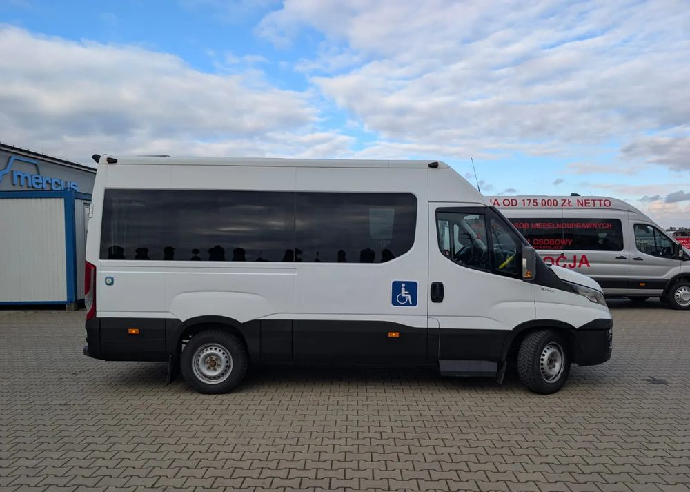 Iveco Daily - Минибус, Патничко комбе: слика 2 Iveco Daily - Минибус, Патничко комбе: слика 2