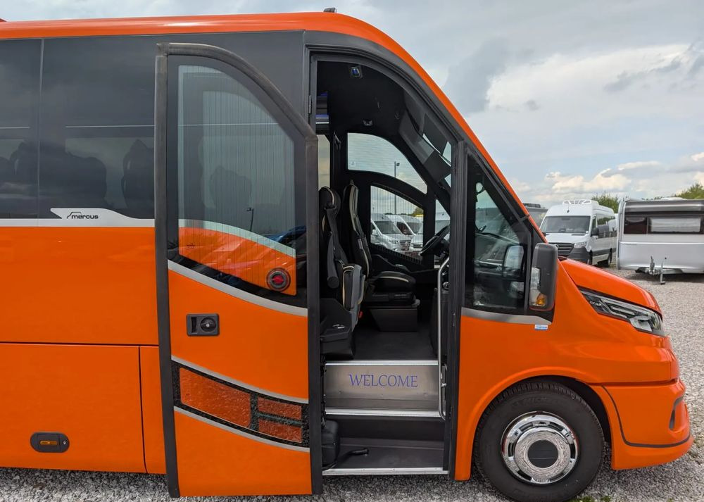 Нов Патнички вагон автобус Iveco Daily: слика 20