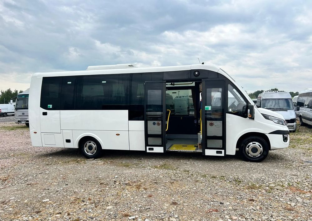 Iveco Daily Rosero City - Минибус, Патничко комбе: слика 3 Iveco Daily Rosero City - Минибус, Патничко комбе: слика 3