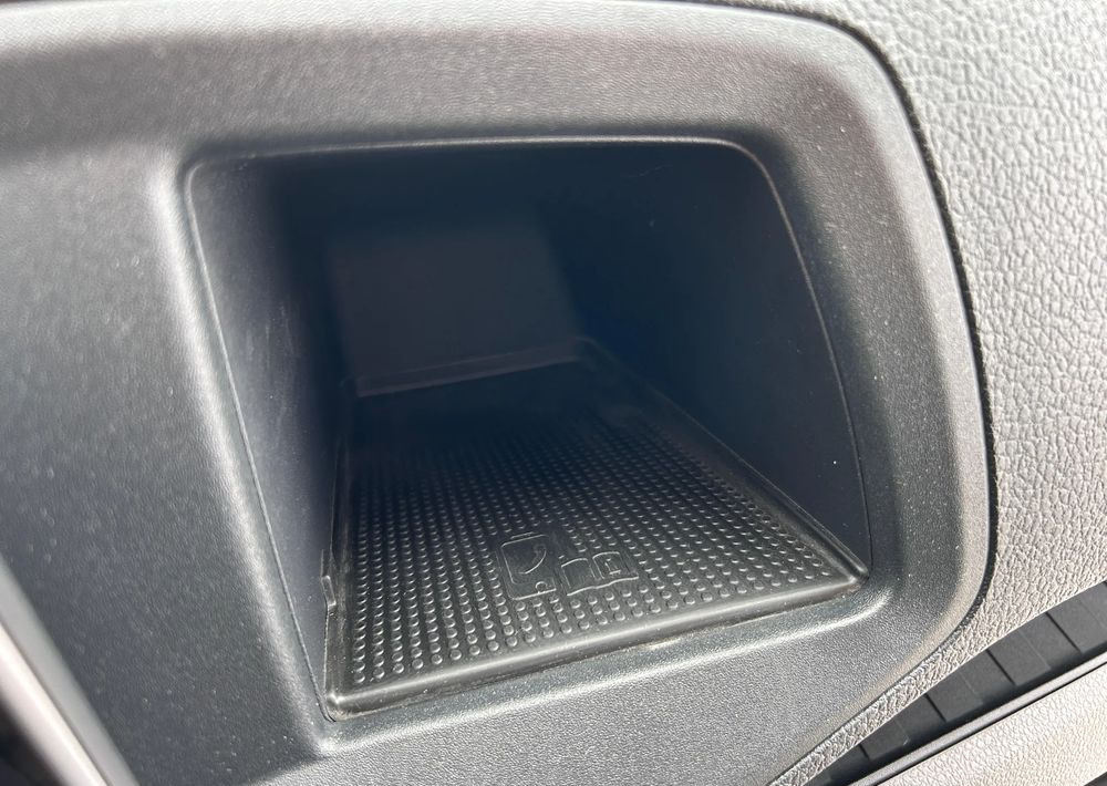 Нов Минибус, Патничко комбе MAN TGE 5.160: слика 18