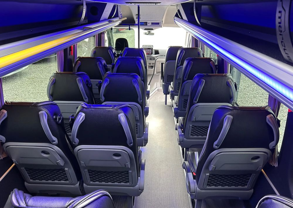 Нов Минибус, Патничко комбе MAN TGE 5.160: слика 23