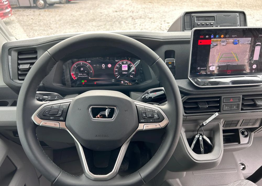 Нов Минибус, Патничко комбе MAN TGE 5.160: слика 13