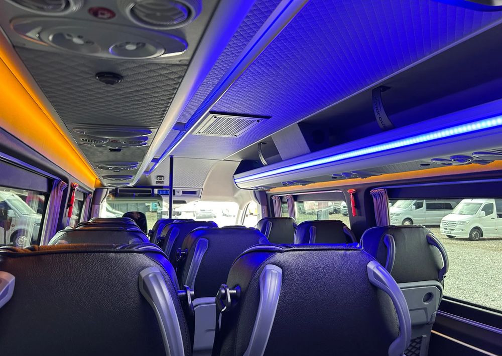 Нов Минибус, Патничко комбе MAN TGE 5.160: слика 25