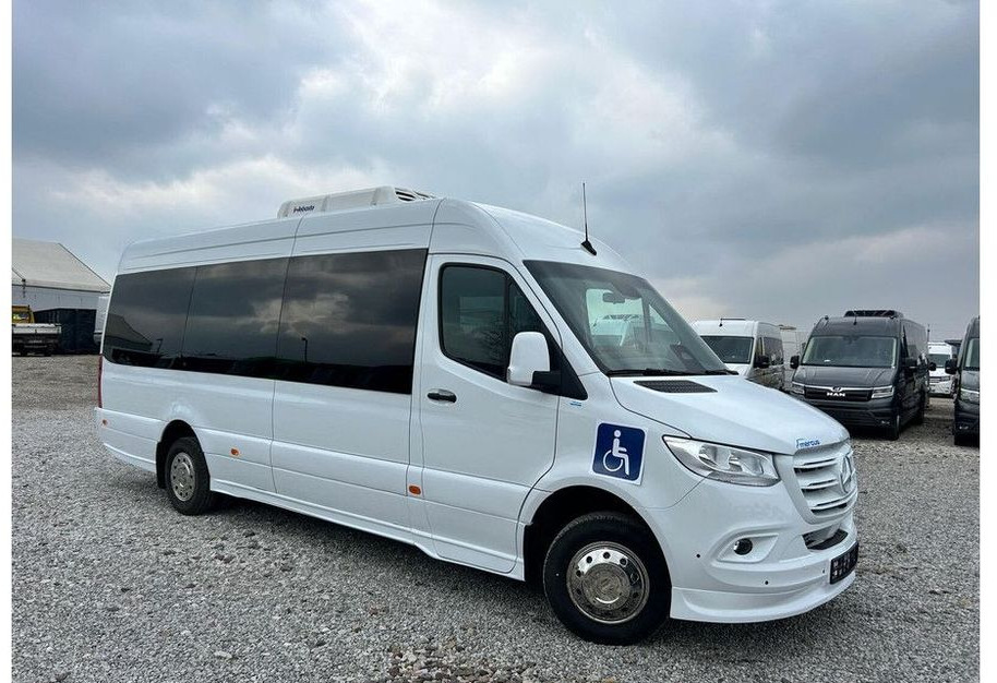 Mercedes-Benz Sprinter 517 - Минибус, Патничко комбе: слика 2 Mercedes-Benz Sprinter 517 - Минибус, Патничко комбе: слика 2