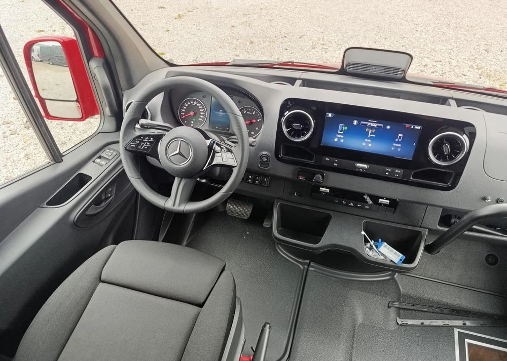 Нов Минибус, Патничко комбе Mercedes-Benz Sprinter 519: слика 16