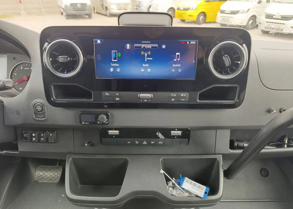 Нов Минибус, Патничко комбе Mercedes-Benz Sprinter 519: слика 17