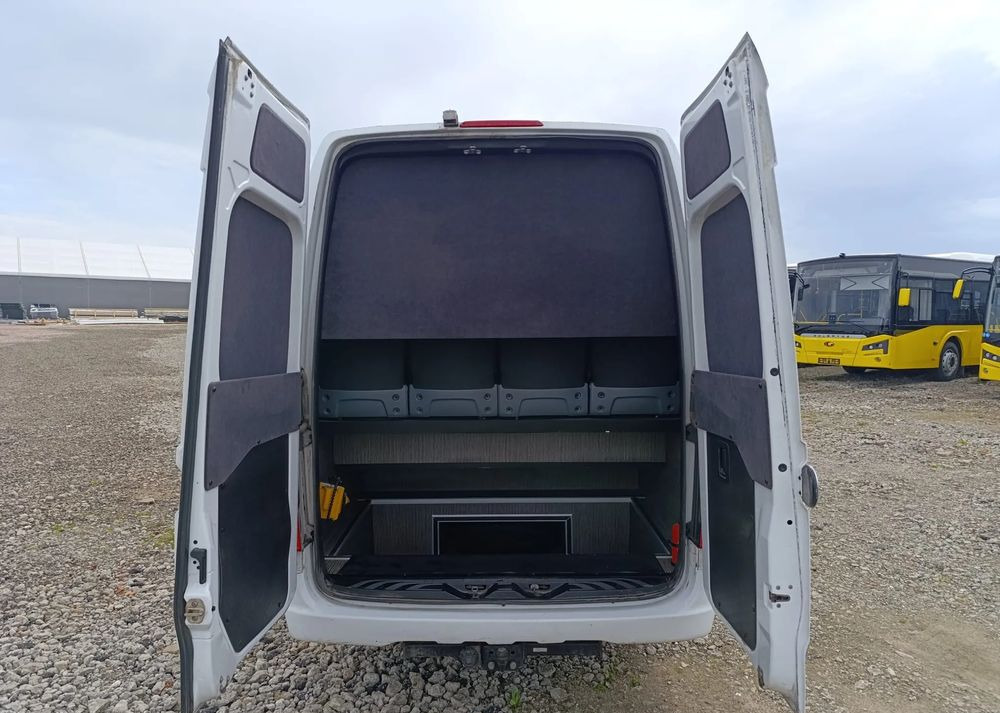 Mercedes-Benz Sprinter 519 - Минибус, Патничко комбе: слика 5 Mercedes-Benz Sprinter 519 - Минибус, Патничко комбе: слика 5