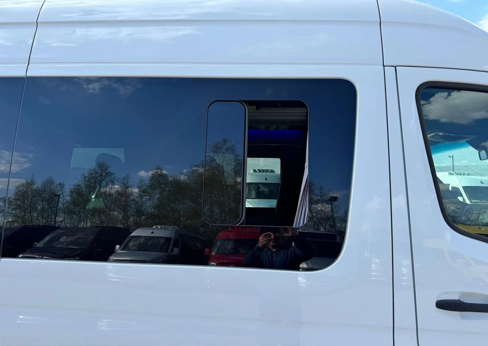 Mercedes-Benz Sprinter 519 - Минибус, Патничко комбе: слика 4 Mercedes-Benz Sprinter 519 - Минибус, Патничко комбе: слика 4