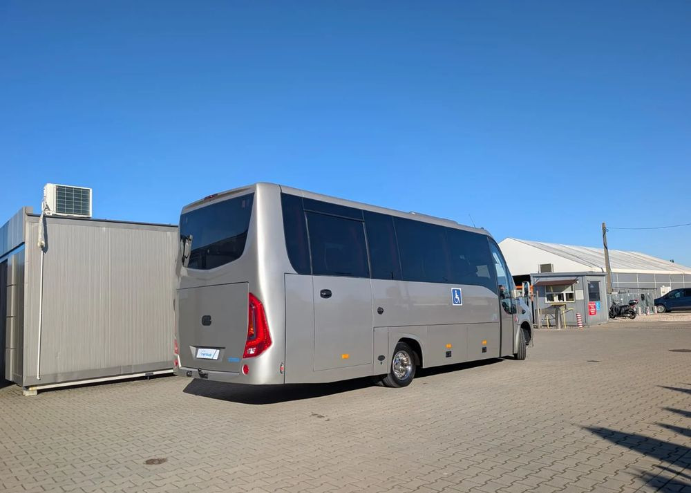 Mercedes-Benz Sprinter 519 - Минибус, Патничко комбе: слика 3 Mercedes-Benz Sprinter 519 - Минибус, Патничко комбе: слика 3