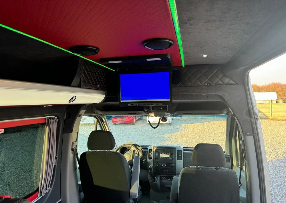 Минибус, Патничко комбе Mercedes-Benz Sprinter: слика 17