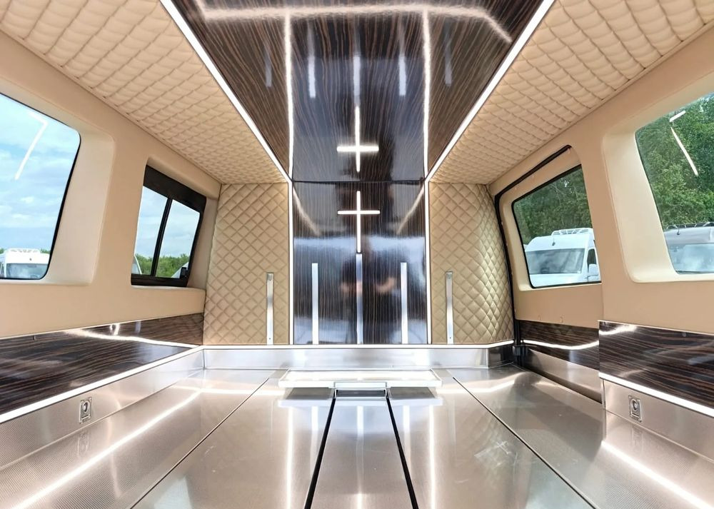 Товарно комбе, Комунално/ Специјално возило Mercedes-Benz eVito: слика 11 Товарно комбе, Комунално/ Специјално возило Mercedes-Benz eVito: слика 11