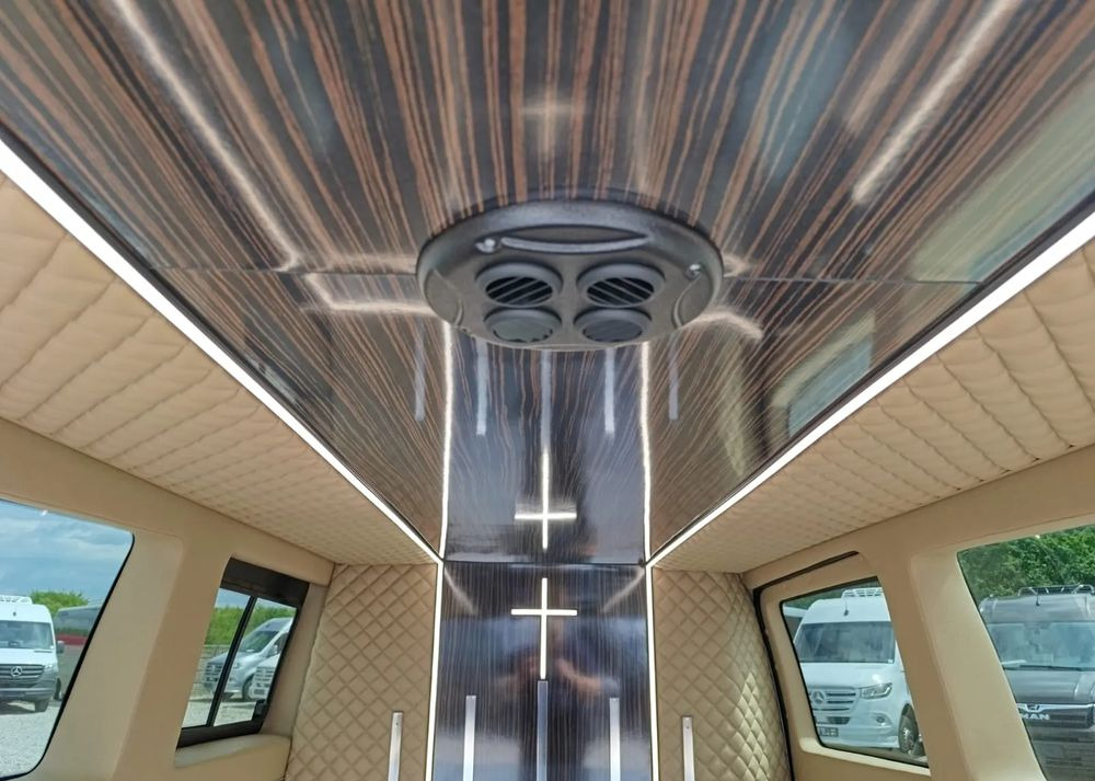 Товарно комбе, Комунално/ Специјално возило Mercedes-Benz eVito: слика 13 Товарно комбе, Комунално/ Специјално возило Mercedes-Benz eVito: слика 13