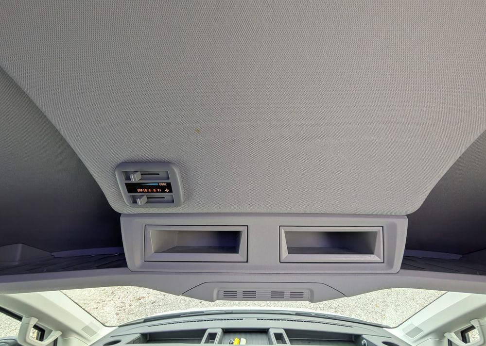 Нов Минибус, Патничко комбе Volkswagen Crafter: слика 14