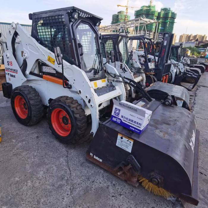 BOBCAT S18 - Компактен натоварувач: слика 1 BOBCAT S18 - Компактен натоварувач: слика 1