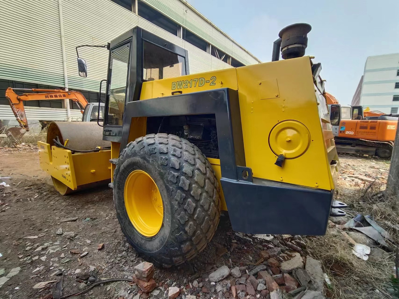 BOMAG BW217D-2 - Компактор: слика 2 BOMAG BW217D-2 - Компактор: слика 2