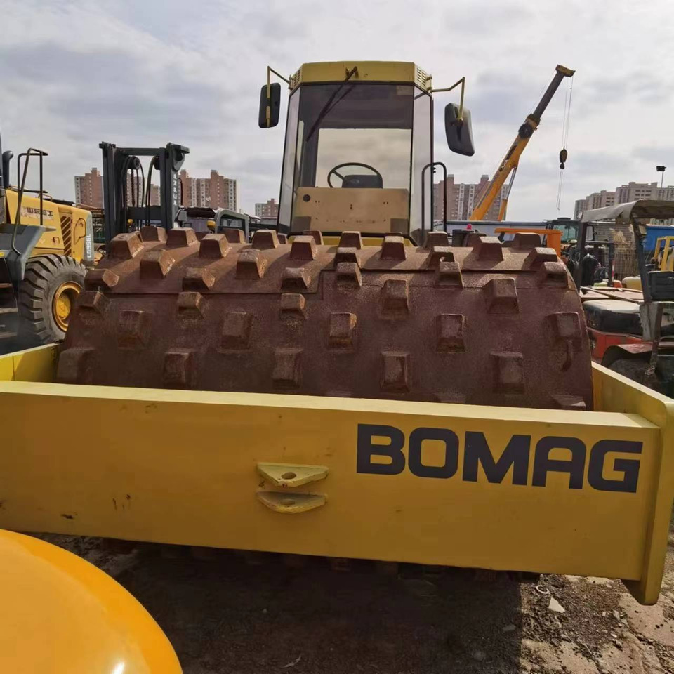 BOMAG BW217D-2 - Компактор: слика 3 BOMAG BW217D-2 - Компактор: слика 3