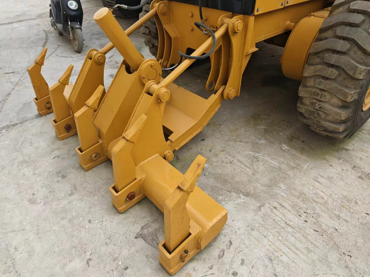 CATERPILLAR 140H - Порамнувач: слика 5 CATERPILLAR 140H - Порамнувач: слика 5