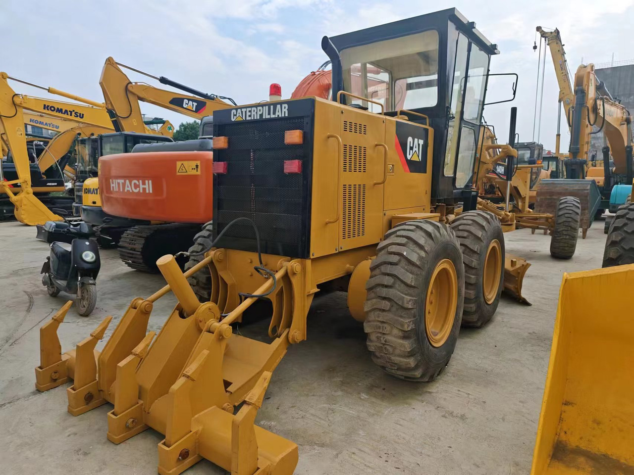 CATERPILLAR 140H - Порамнувач: слика 2 CATERPILLAR 140H - Порамнувач: слика 2