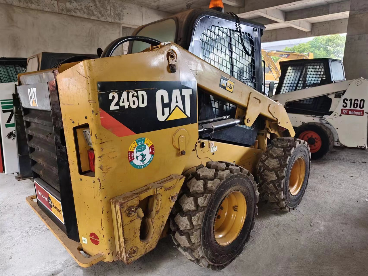 CATERPILLAR 246D - Компактен натоварувач: слика 3 CATERPILLAR 246D - Компактен натоварувач: слика 3