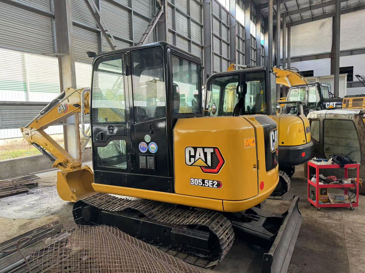 CATERPILLAR 305.5E2 CAT 305 308 306 307 - Мини багер: слика 2 CATERPILLAR 305.5E2 CAT 305 308 306 307 - Мини багер: слика 2