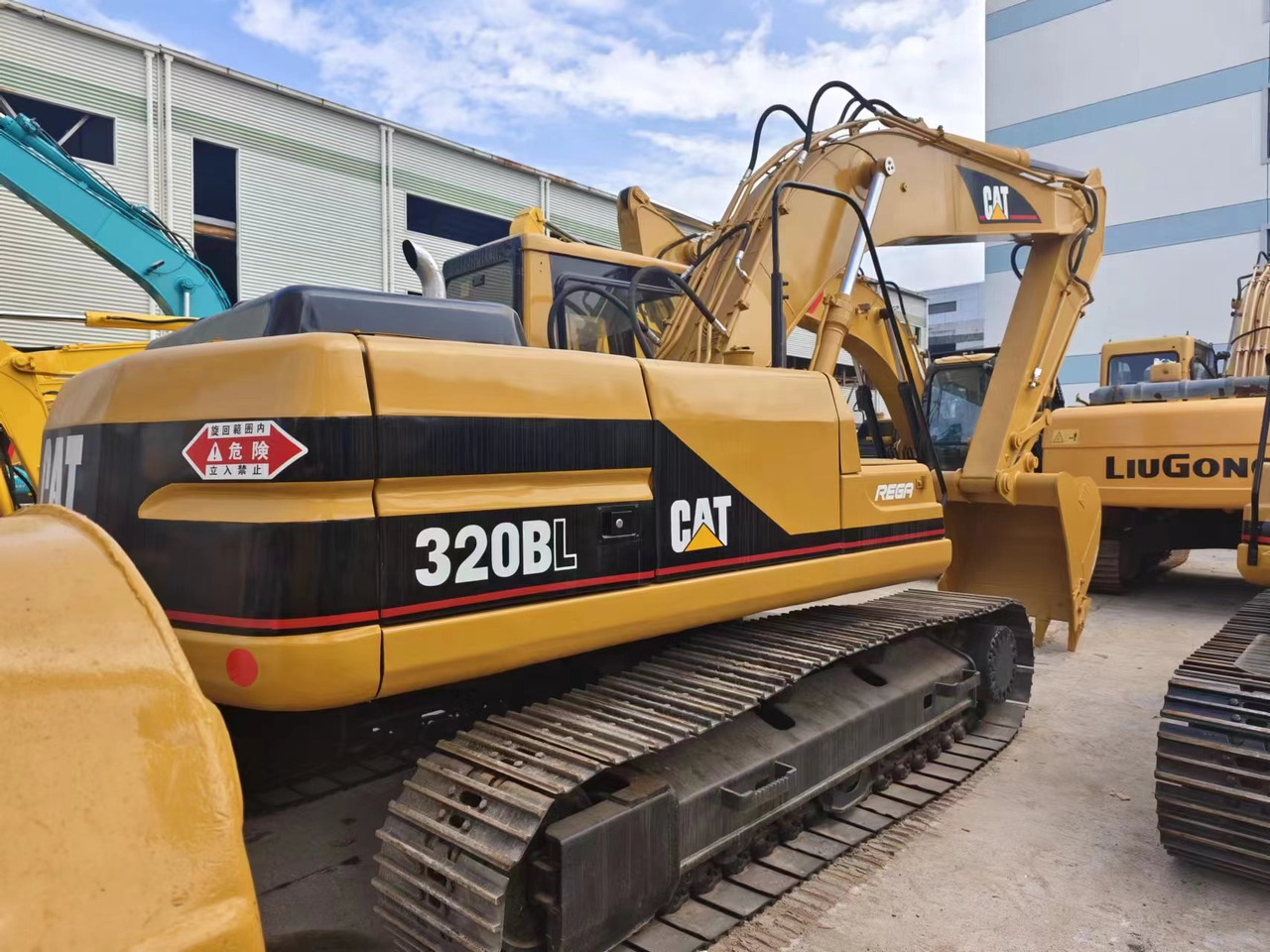 CATERPILLAR 320BL - Багер гасеничар: слика 1 CATERPILLAR 320BL - Багер гасеничар: слика 1