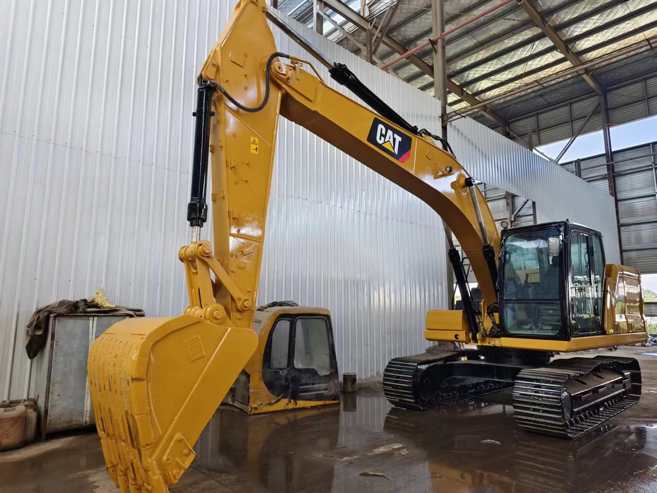 CATERPILLAR 320GC - Багер гасеничар: слика 2 CATERPILLAR 320GC - Багер гасеничар: слика 2