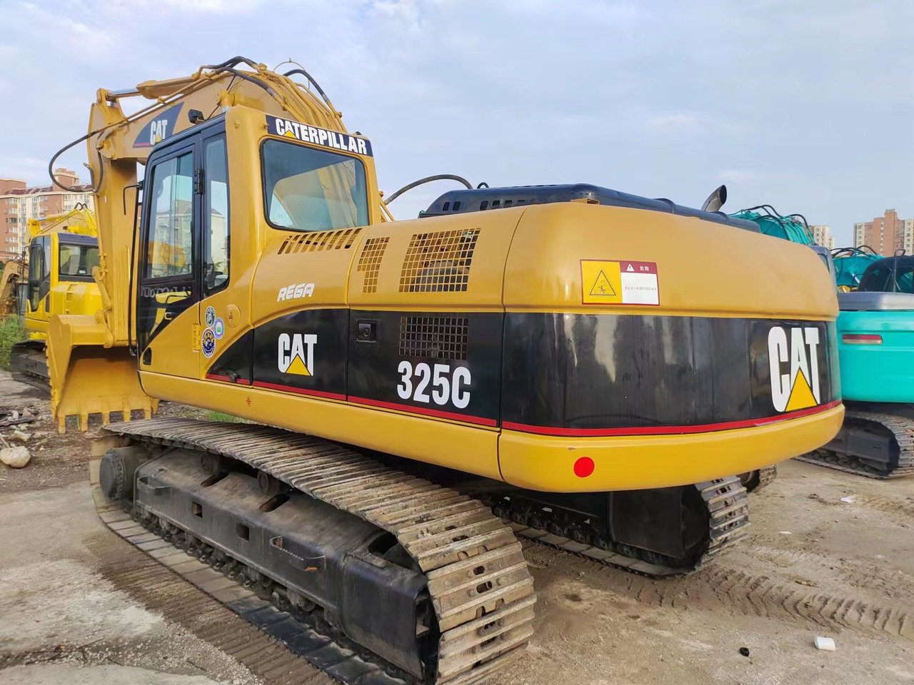 CATERPILLAR 325C - Багер гасеничар: слика 2 CATERPILLAR 325C - Багер гасеничар: слика 2