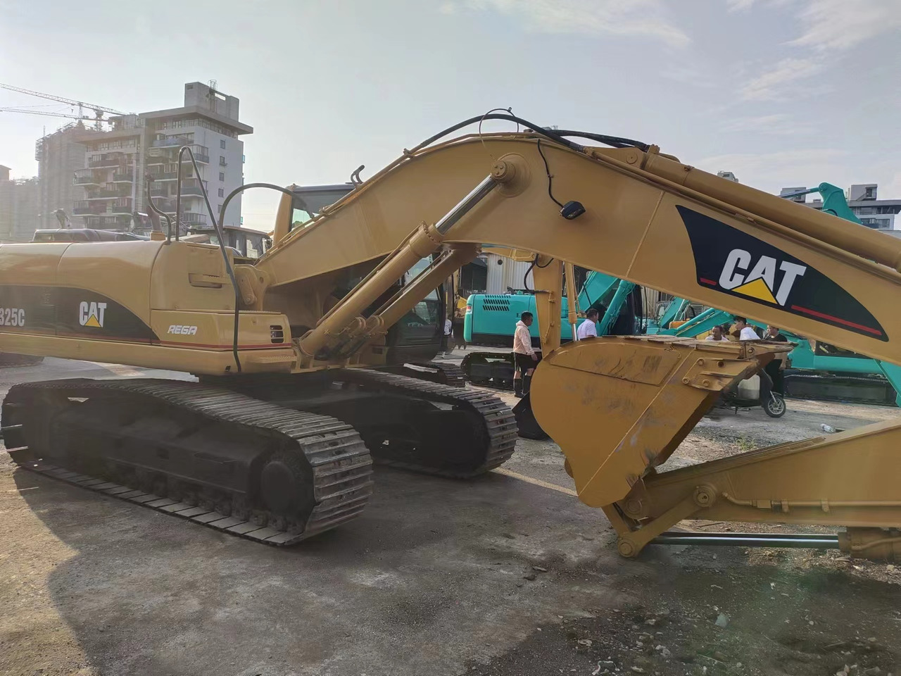 CATERPILLAR 325C - Багер гасеничар: слика 3 CATERPILLAR 325C - Багер гасеничар: слика 3