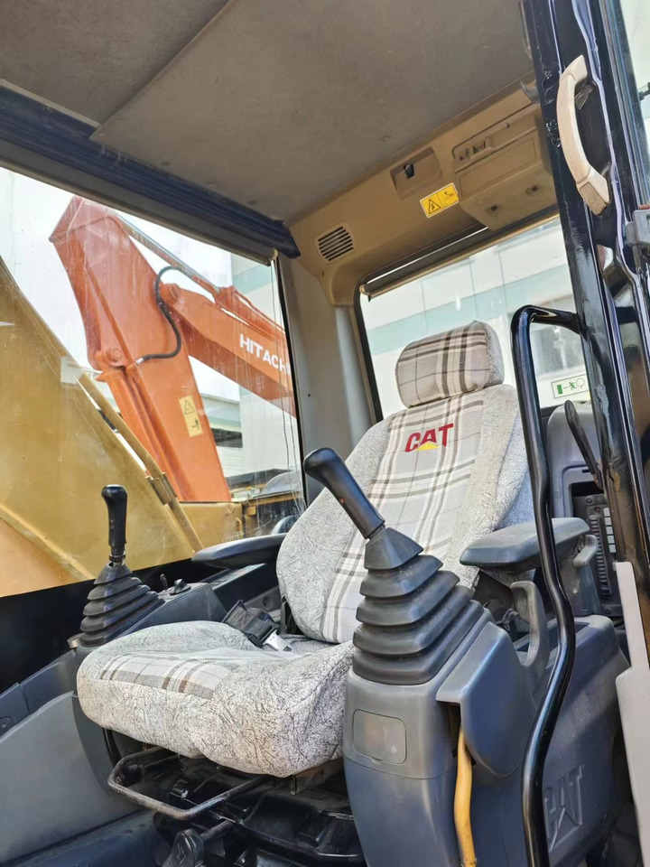 CATERPILLAR CAT 320D2 - Багер гасеничар: слика 4 CATERPILLAR CAT 320D2 - Багер гасеничар: слика 4