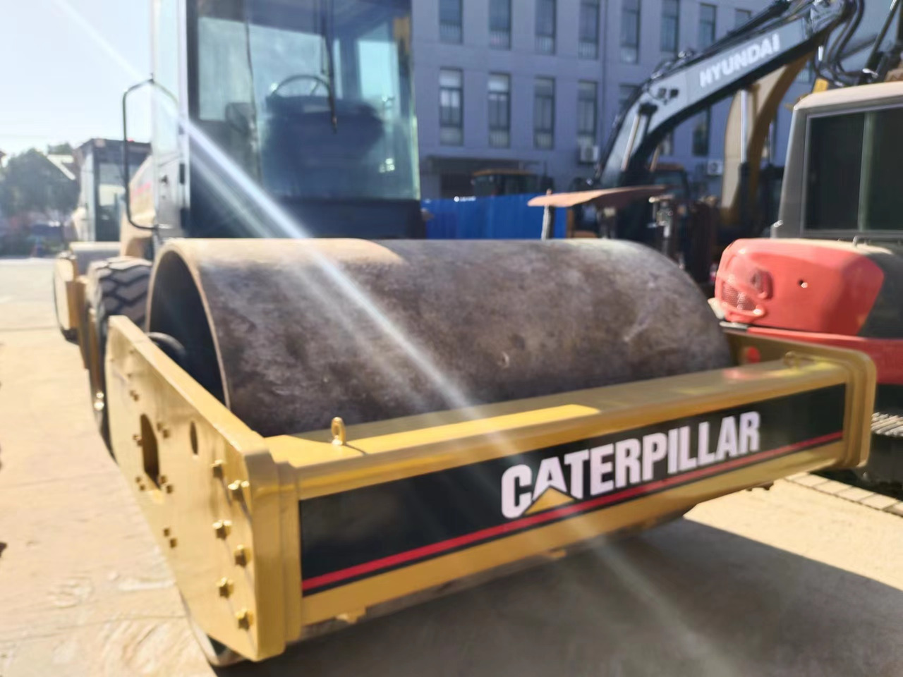 CATERPILLAR CS683E - Компактор: слика 3 CATERPILLAR CS683E - Компактор: слика 3