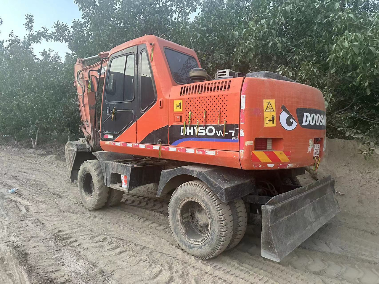 DOOSAN DH150W-7 - Багер на тркала: слика 1 DOOSAN DH150W-7 - Багер на тркала: слика 1